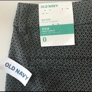 **SOLD** Old Navy Pixie Geo Pattern Pant NWT
